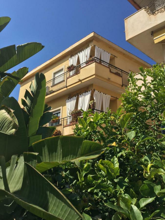 Case Borgo Vacanze Letojanni Kültér fotó